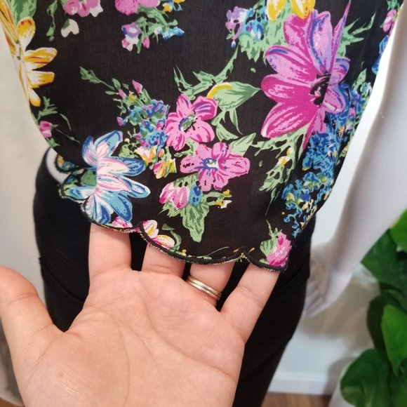 Lush floral buttoned crop top S ASO Lydia Martin teen wolf - Picture 7 of 10